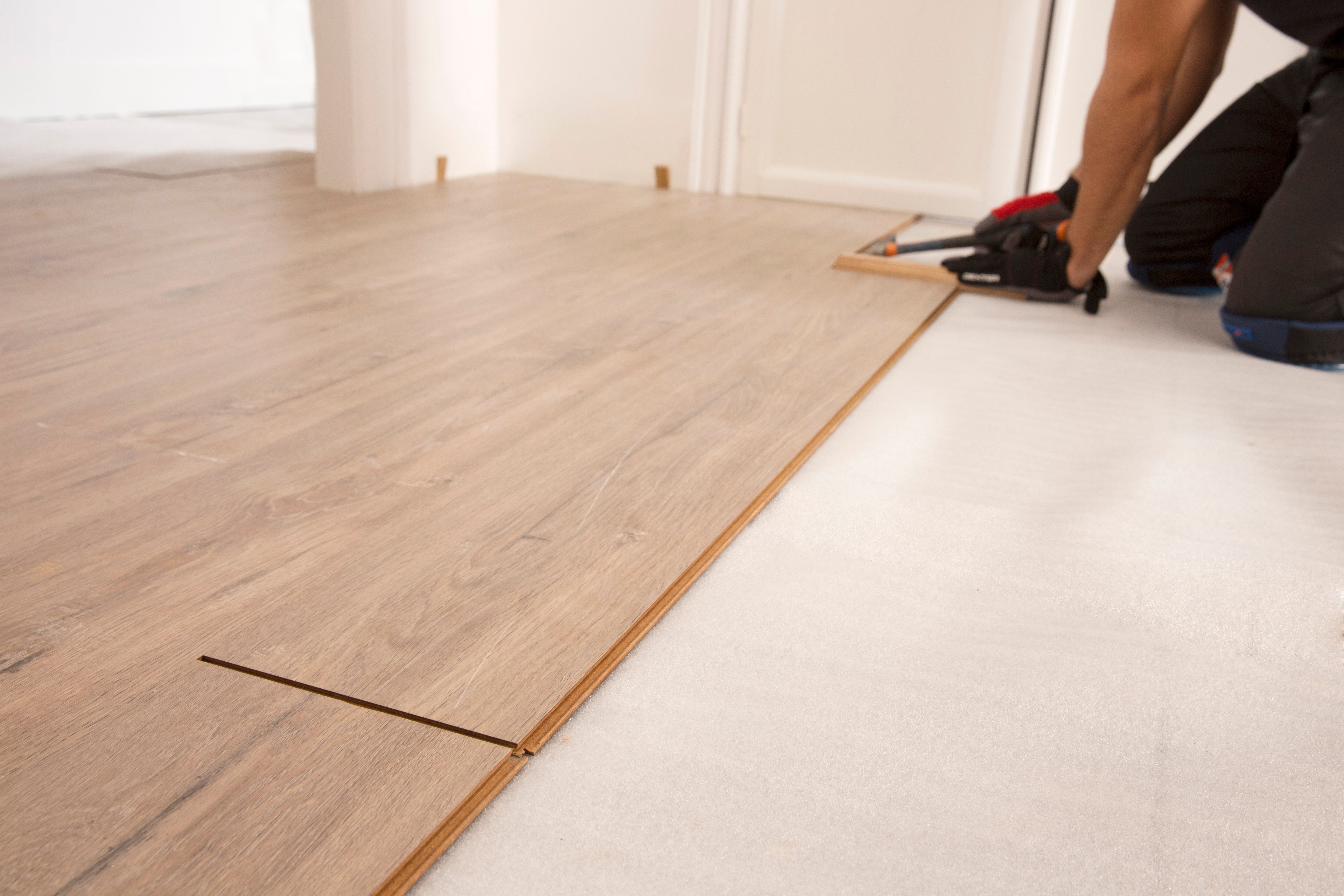 Instalación de parquet con sistema clic